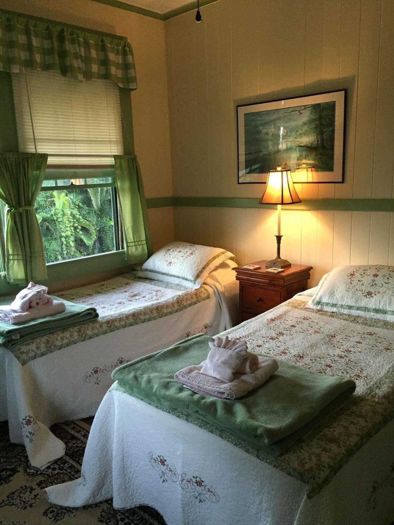 Maureen'S Bed And Breakfast Хило Экстерьер фото