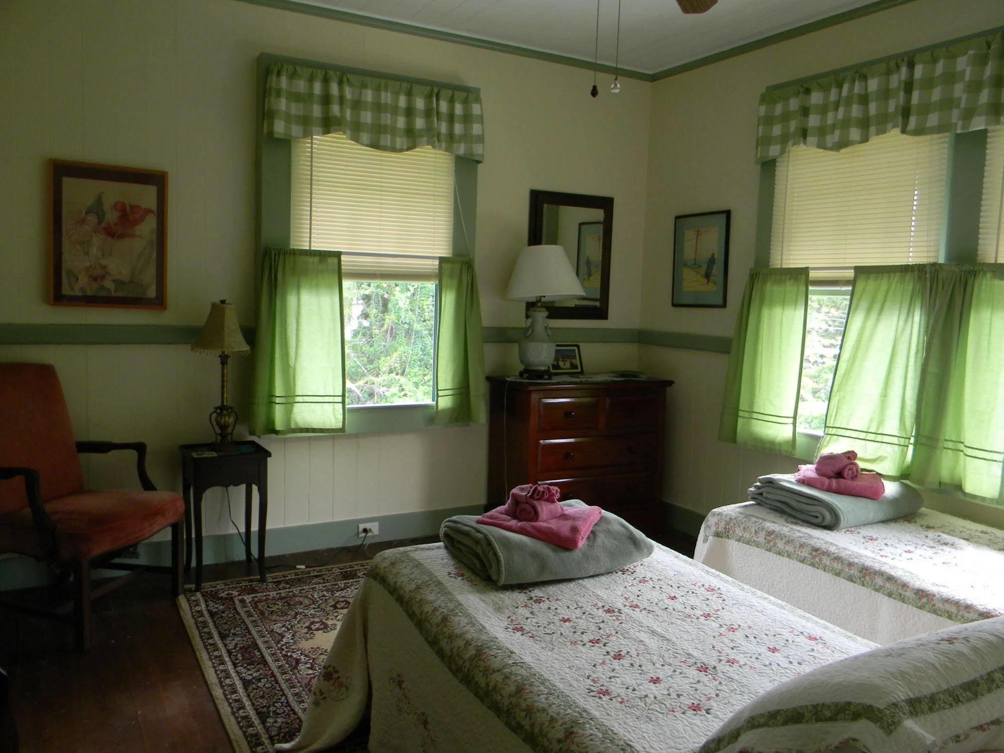 Maureen'S Bed And Breakfast Хило Экстерьер фото
